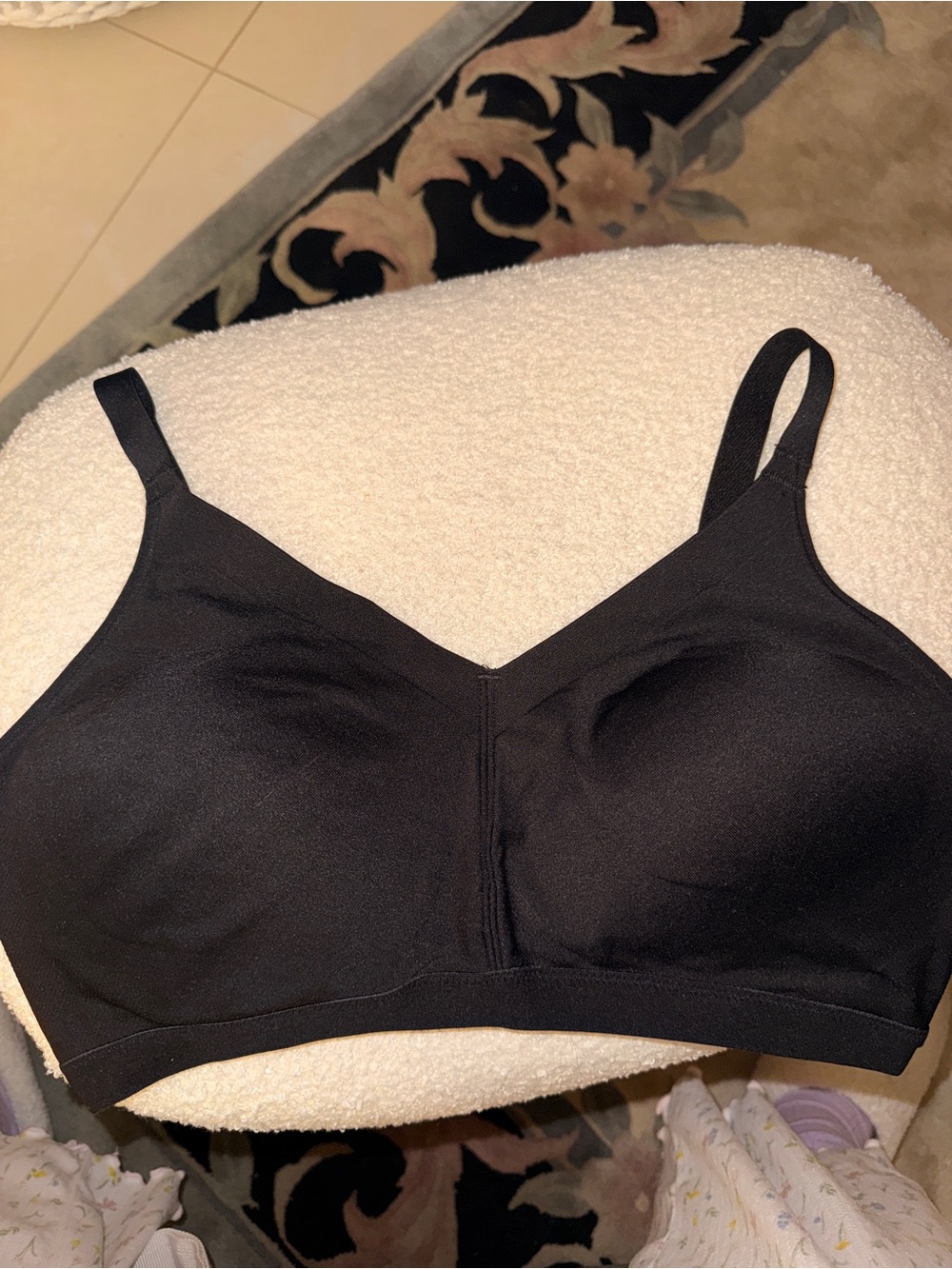 Warner's Black Wireless Seamless Comfort Bra, padded. XL. New w/o tags.